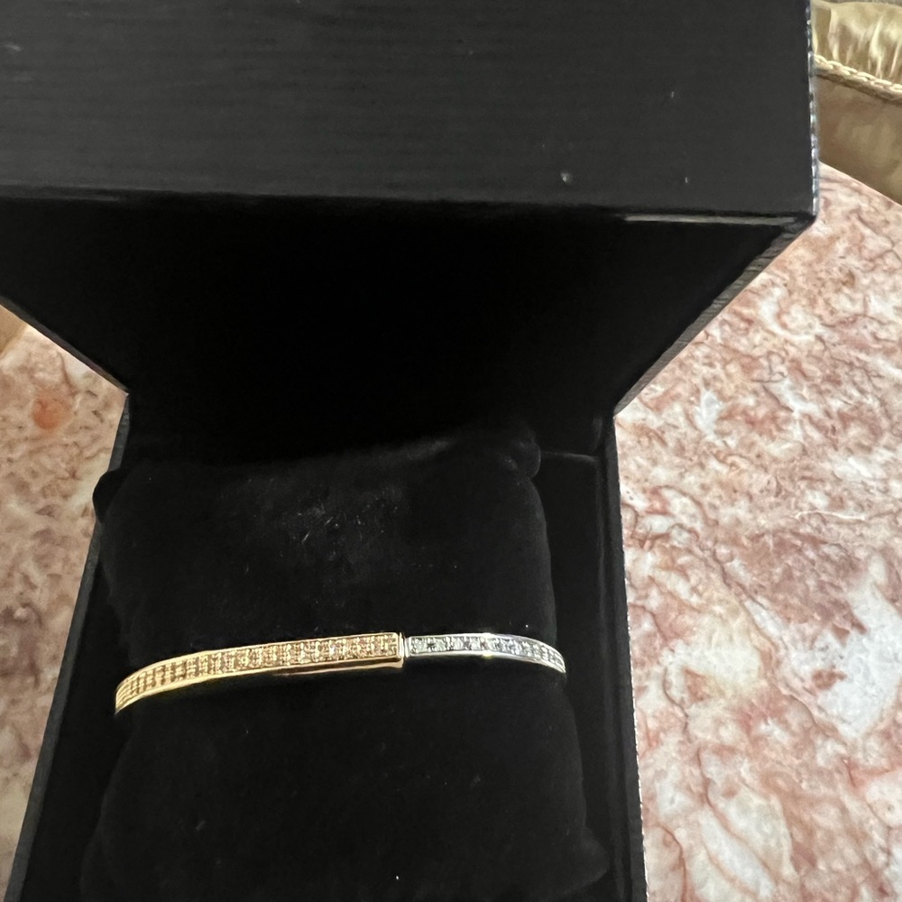 Two tone U-lock bracelet